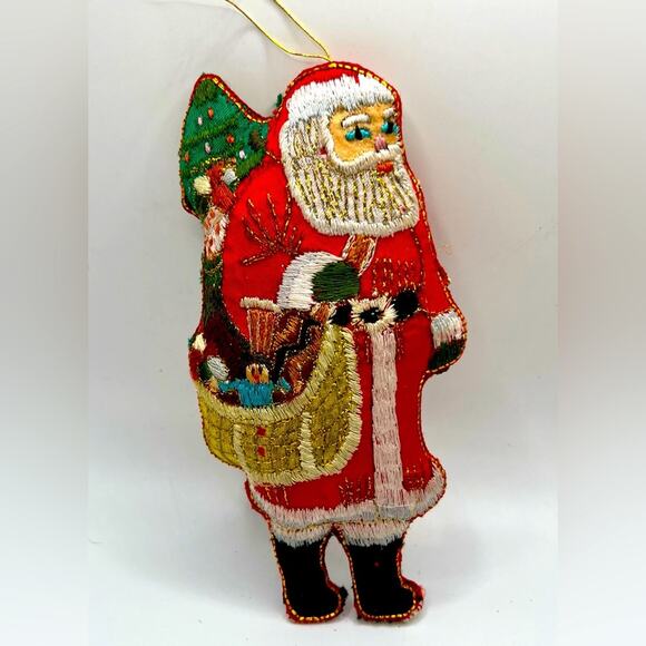 Set of 6 embroidered 3D vintage fabric ornaments - Picture 6 of 7